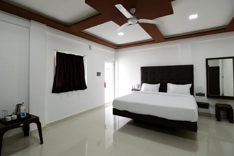 Seashore Beach Resort Calangute Ngoại thất bức ảnh