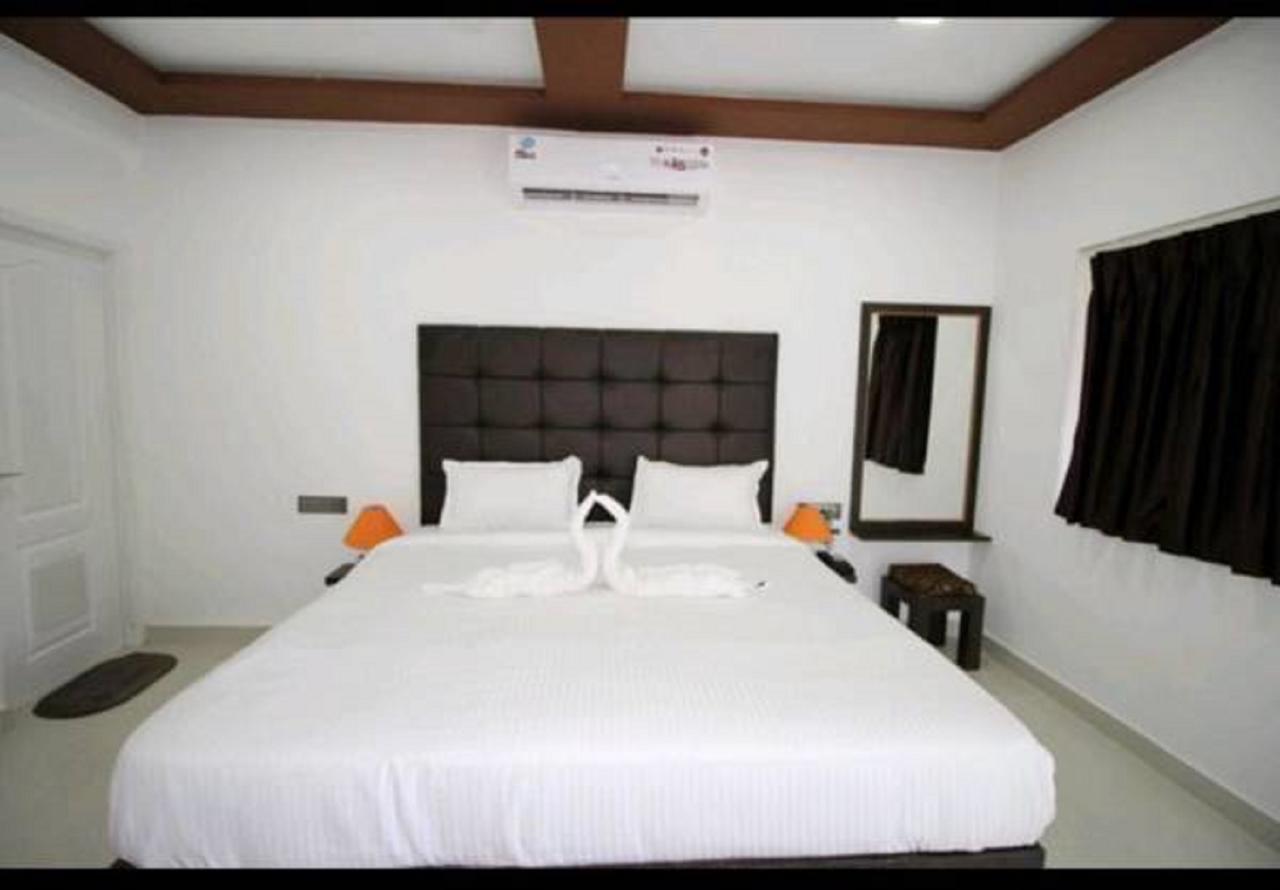 Seashore Beach Resort Calangute Ngoại thất bức ảnh